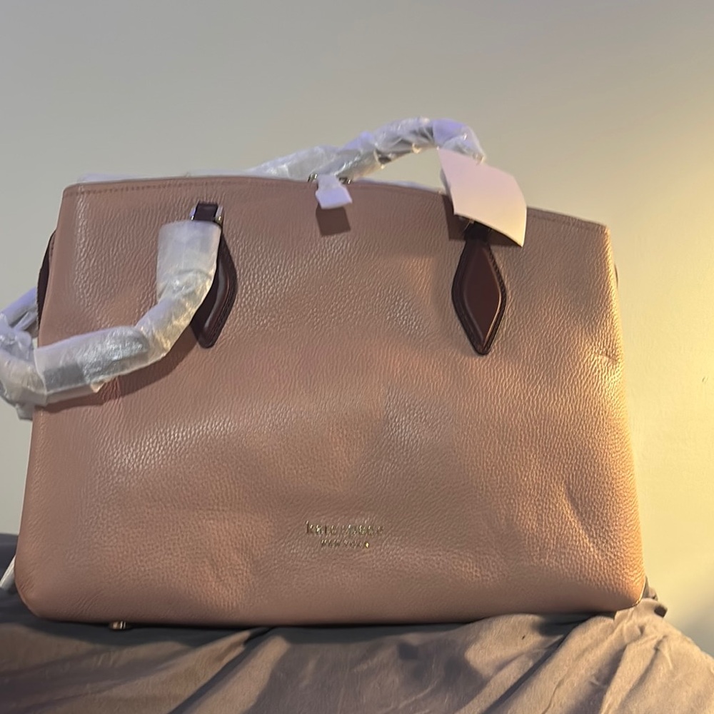 Kate Spade Pink Leather Tote Bag $200 nwt never used